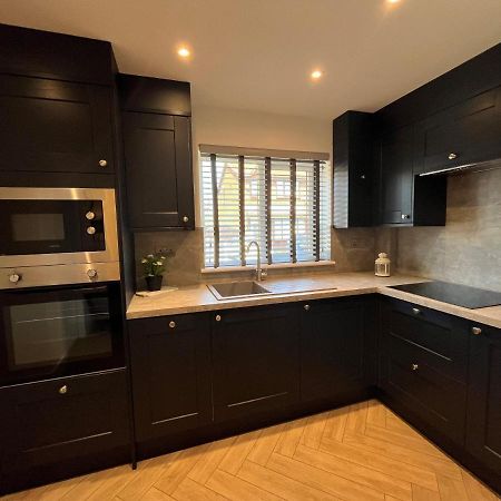 Contemporary 1 Bedroom Apartment 노먼턴 외부 사진