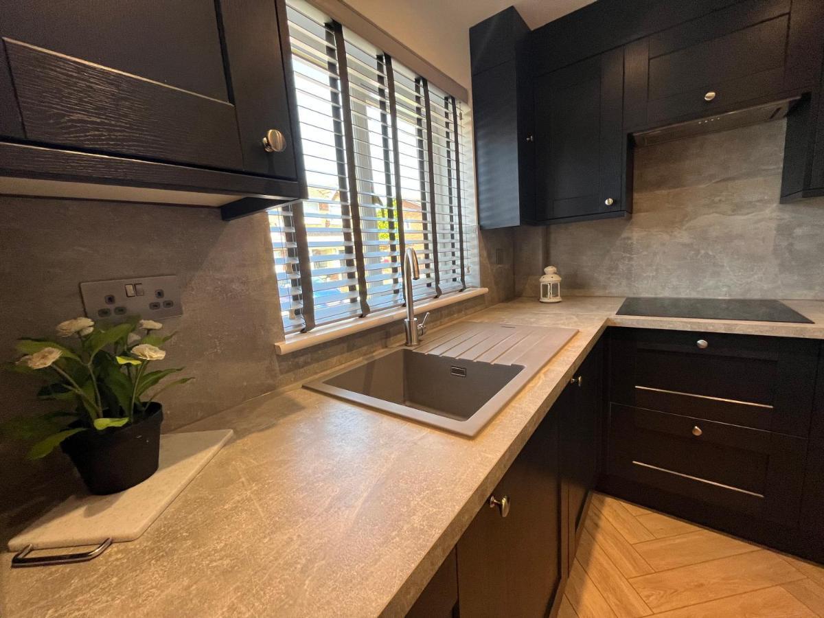 Contemporary 1 Bedroom Apartment 노먼턴 외부 사진